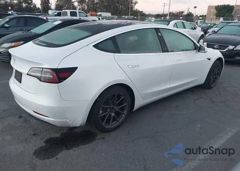 2020 Tesla Model 3 Standard Range Plus Rear-Wheel Drive/Standard Range Rear-Wheel Drive z USA, uszkodzony, nr VIN 5YJ3E1EA5LF744897